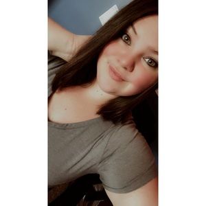 Meet your Posher, Demi